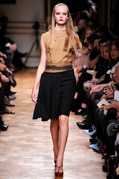 Look 1